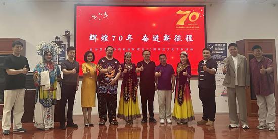 青春献礼文化行 自治区团委青联组织青年文艺志愿者赴和田地区开展文化下乡活动